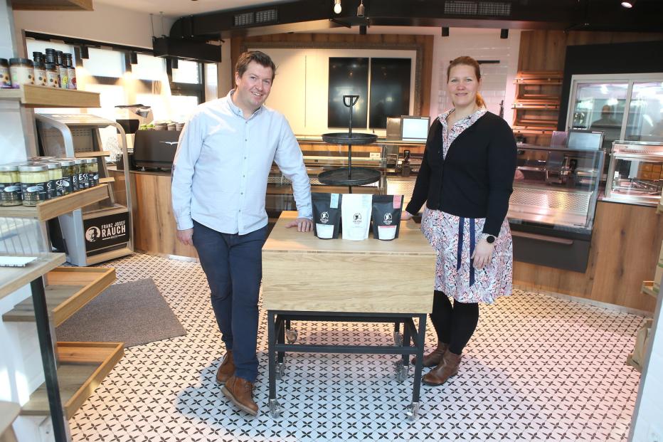 Cafetier dynasty Diglas opens delicatessen store